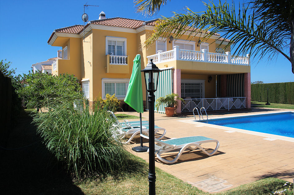 Villa for sale in Valle Niza